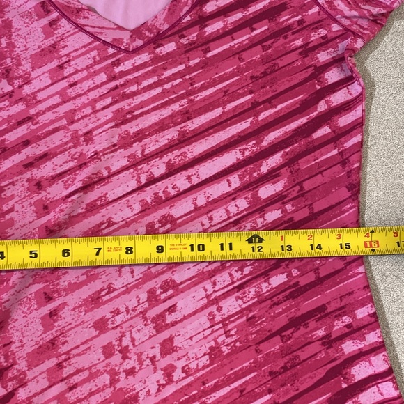 Under Armour - heat gear v-neck top. Size S - Picture 7 of 8